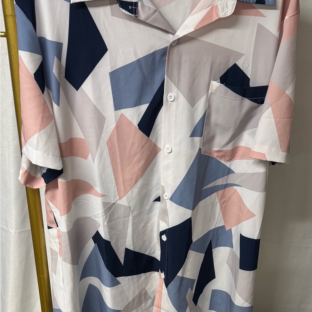 Men’s Multi Color Geometric Patterned Short Sleeve Button Shirt